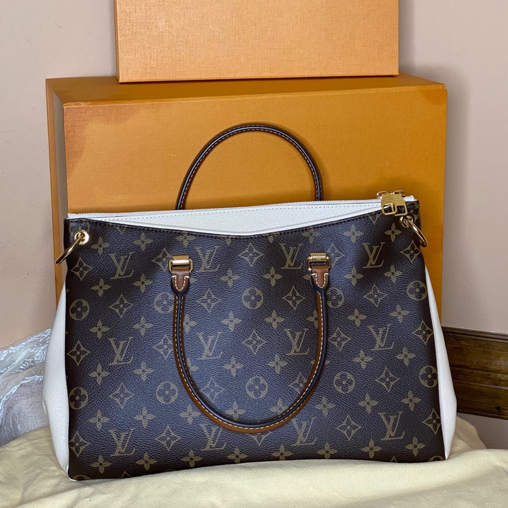 Louis Vuitton Handbag
